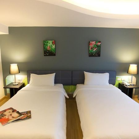 בנגקוק Grand Tower Inn Sathorn Hotel מראה חיצוני תמונה