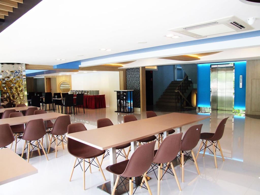 בנגקוק Grand Tower Inn Sathorn Hotel מראה חיצוני תמונה
