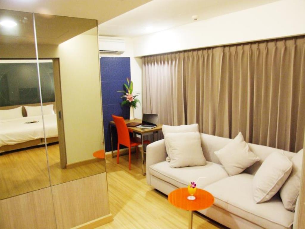 בנגקוק Grand Tower Inn Sathorn Hotel מראה חיצוני תמונה