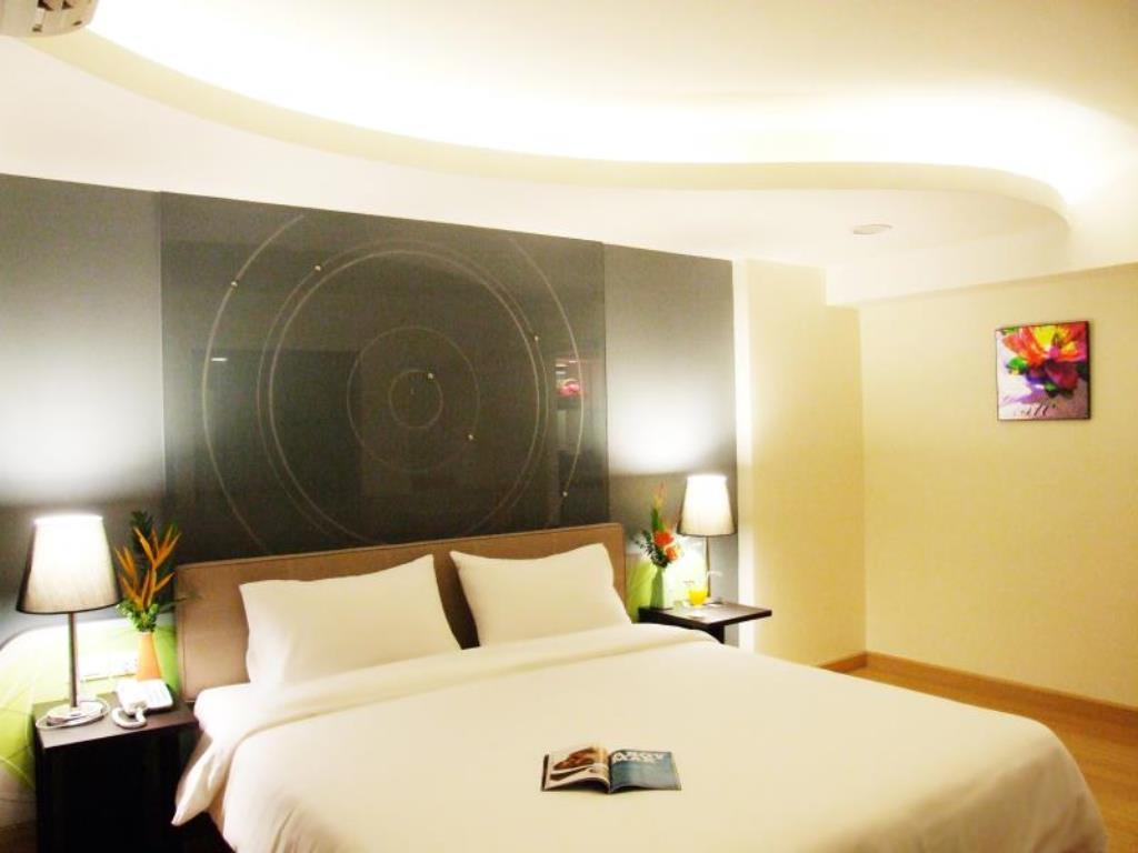 בנגקוק Grand Tower Inn Sathorn Hotel מראה חיצוני תמונה