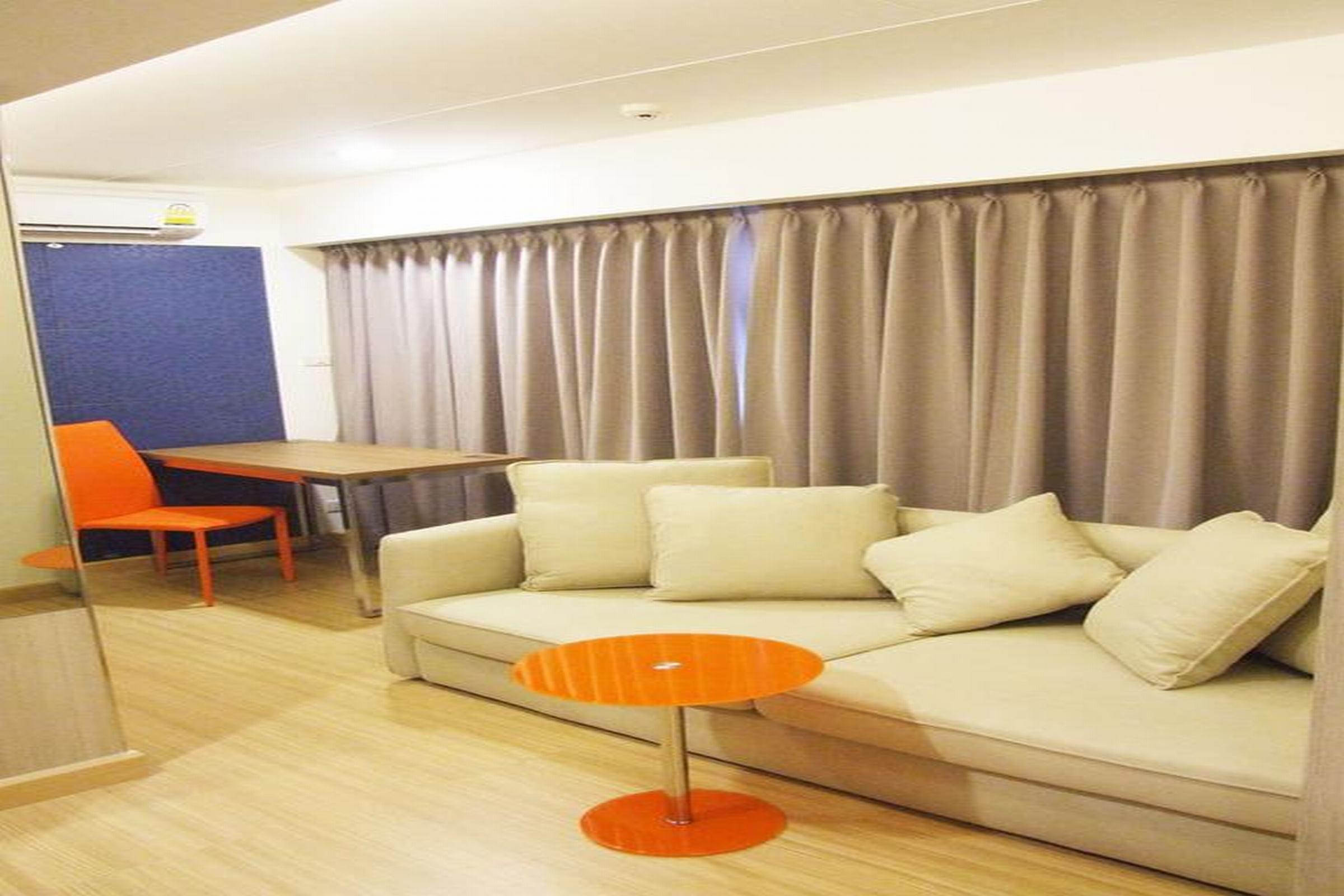 בנגקוק Grand Tower Inn Sathorn Hotel מראה חיצוני תמונה