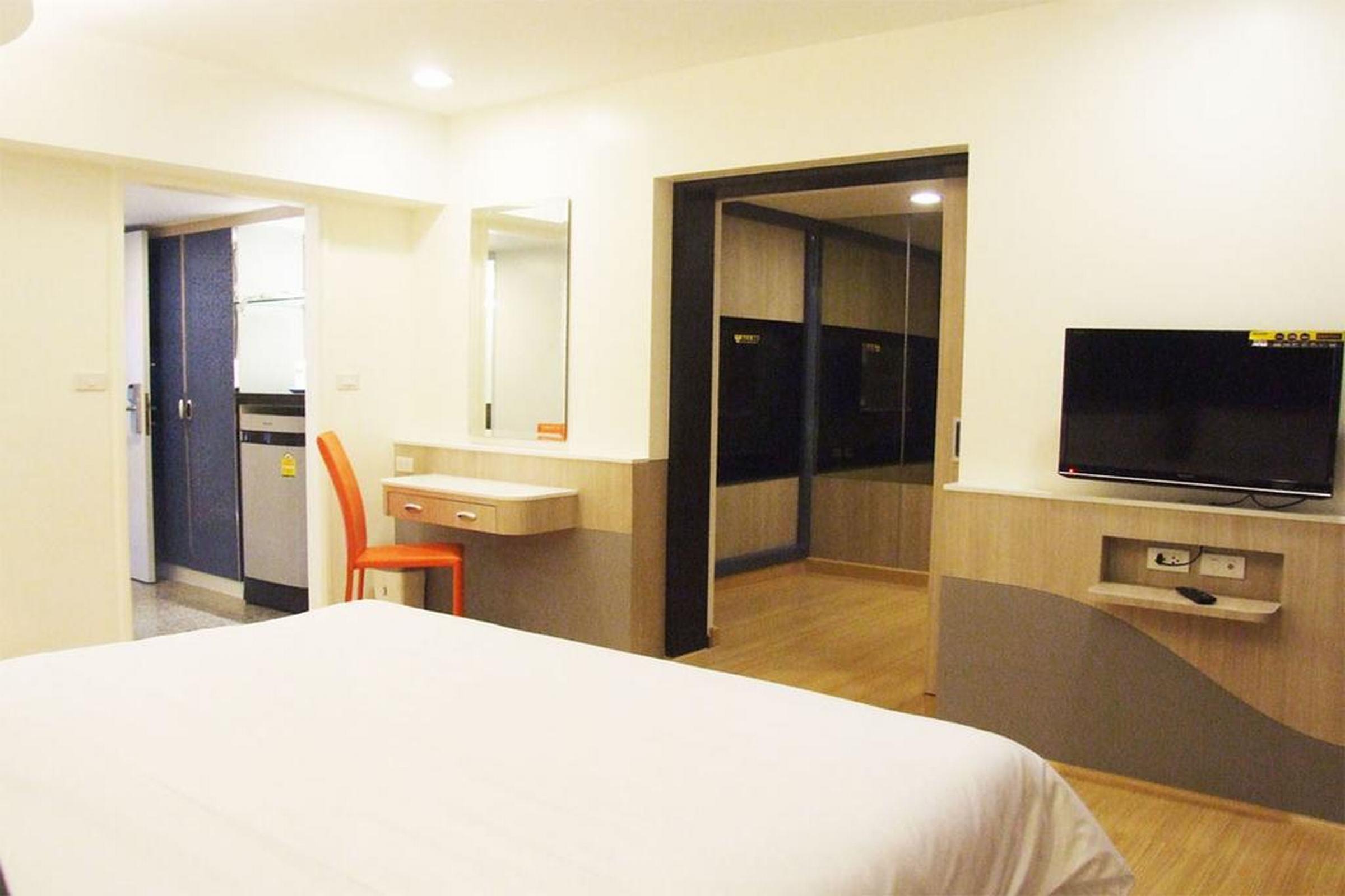 בנגקוק Grand Tower Inn Sathorn Hotel מראה חיצוני תמונה