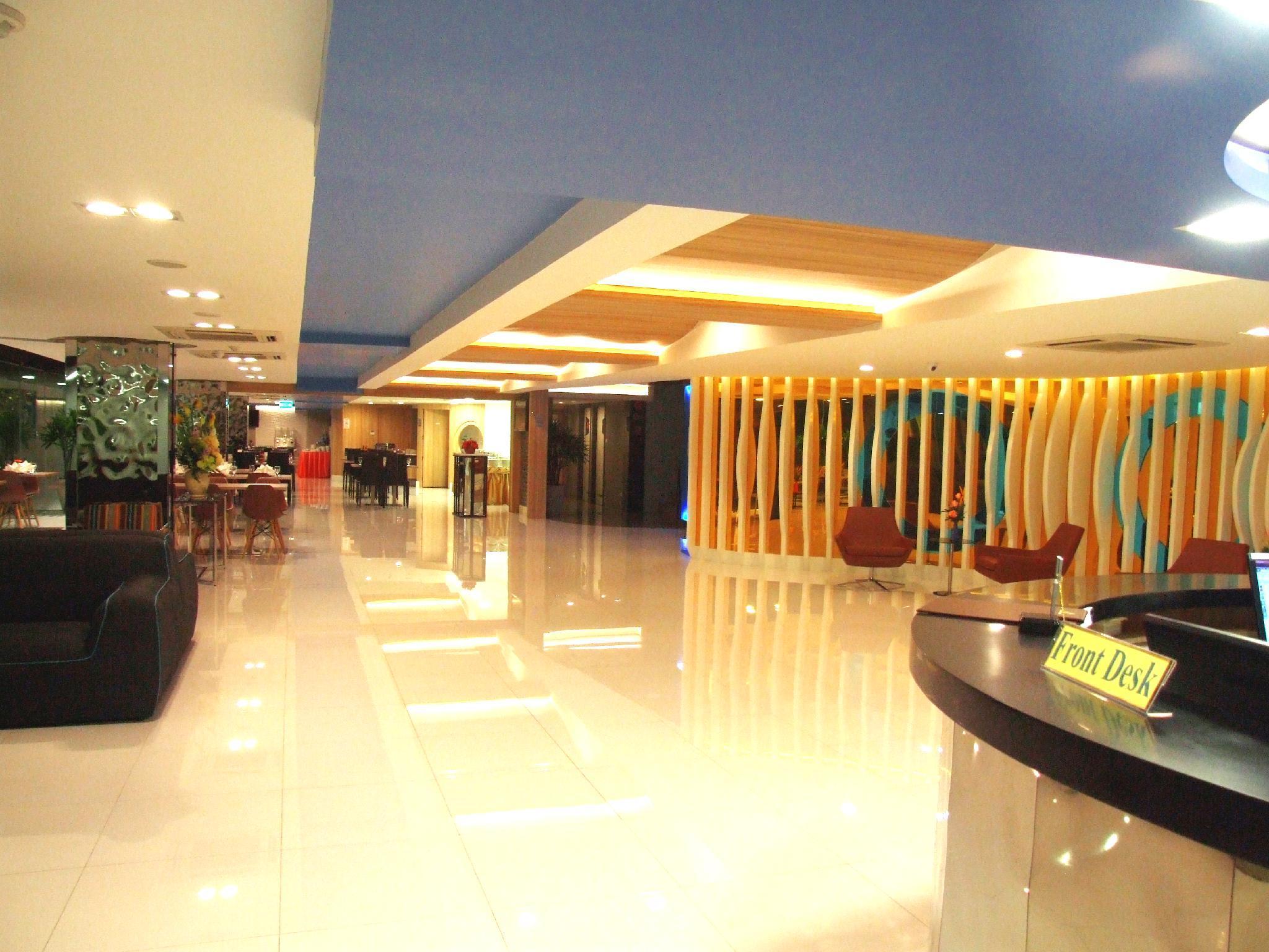 בנגקוק Grand Tower Inn Sathorn Hotel מראה חיצוני תמונה