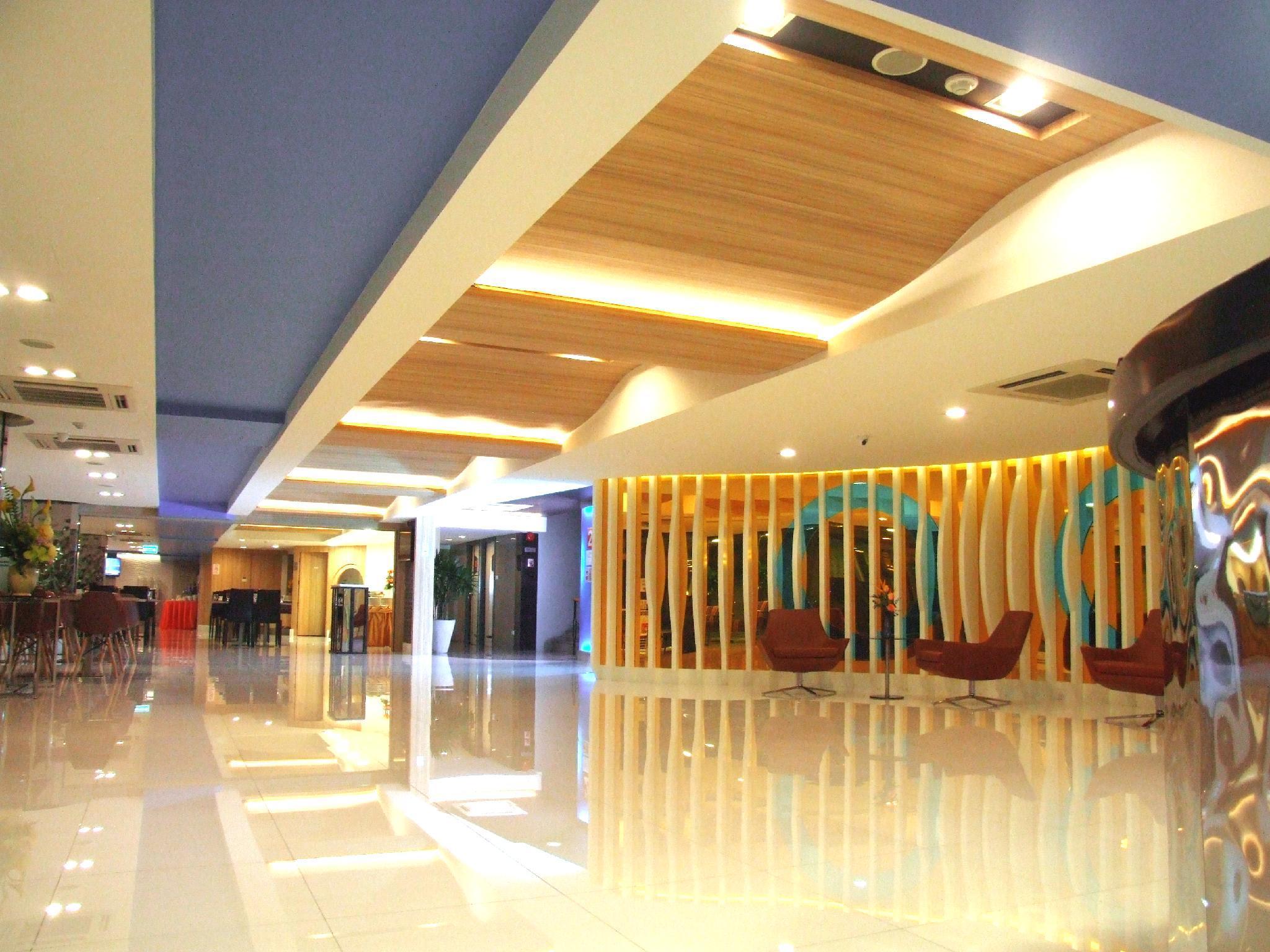 בנגקוק Grand Tower Inn Sathorn Hotel מראה חיצוני תמונה