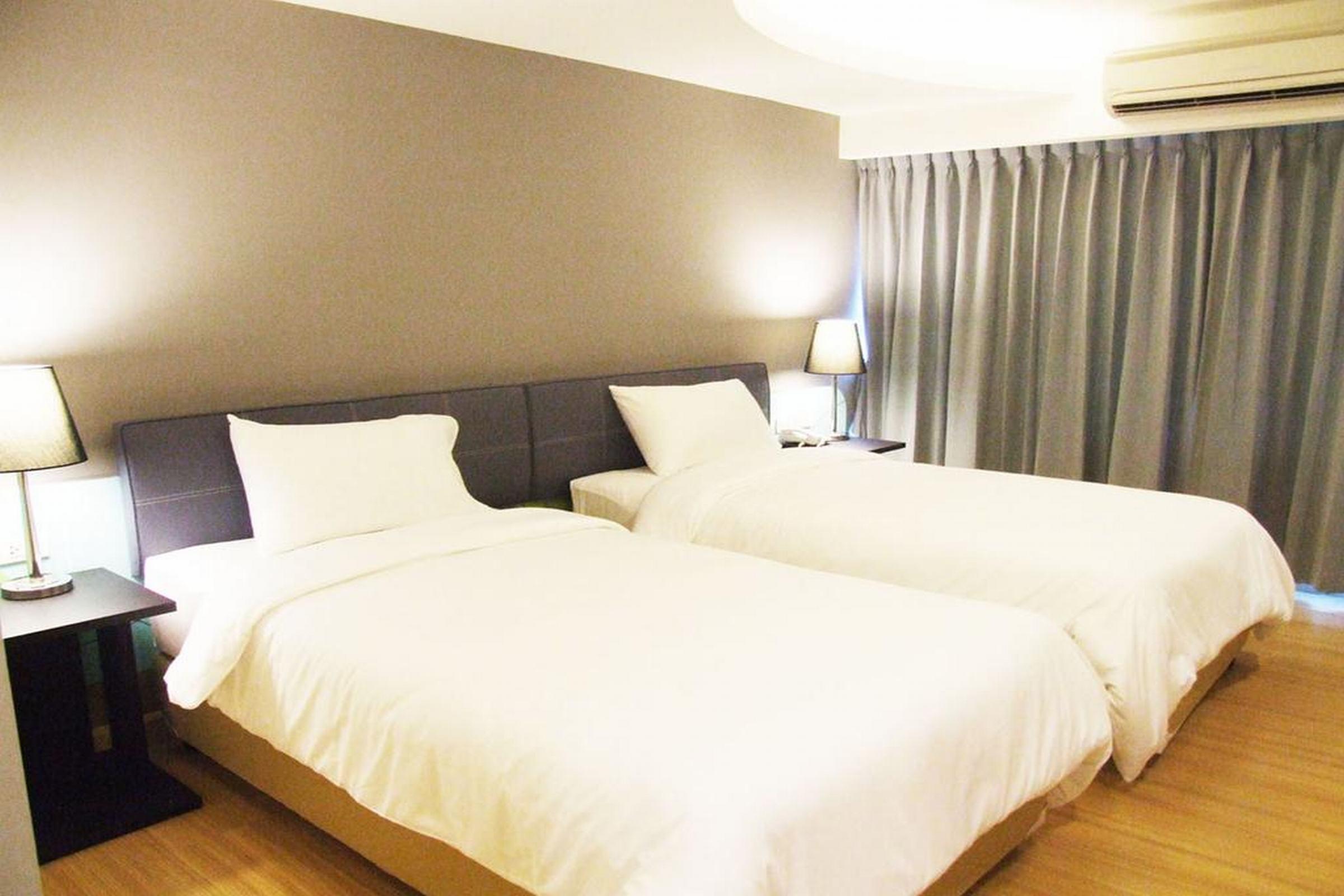 בנגקוק Grand Tower Inn Sathorn Hotel מראה חיצוני תמונה