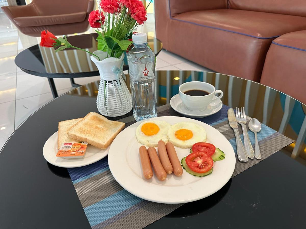 בנגקוק Grand Tower Inn Sathorn Hotel מראה חיצוני תמונה