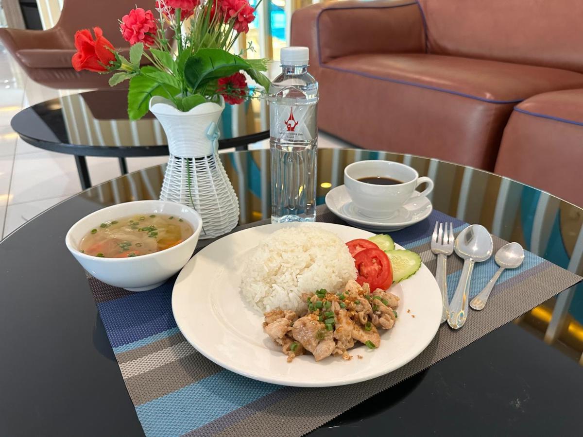 בנגקוק Grand Tower Inn Sathorn Hotel מראה חיצוני תמונה