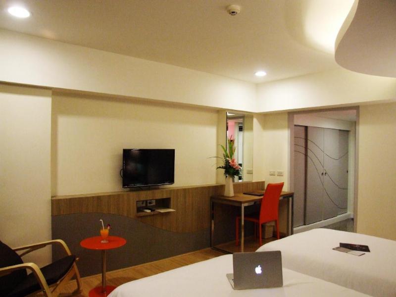 בנגקוק Grand Tower Inn Sathorn Hotel מראה חיצוני תמונה